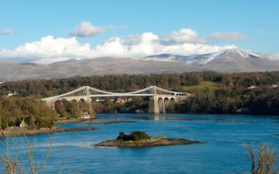 Winter coastal walk from Menai Bridge to Caernarfon